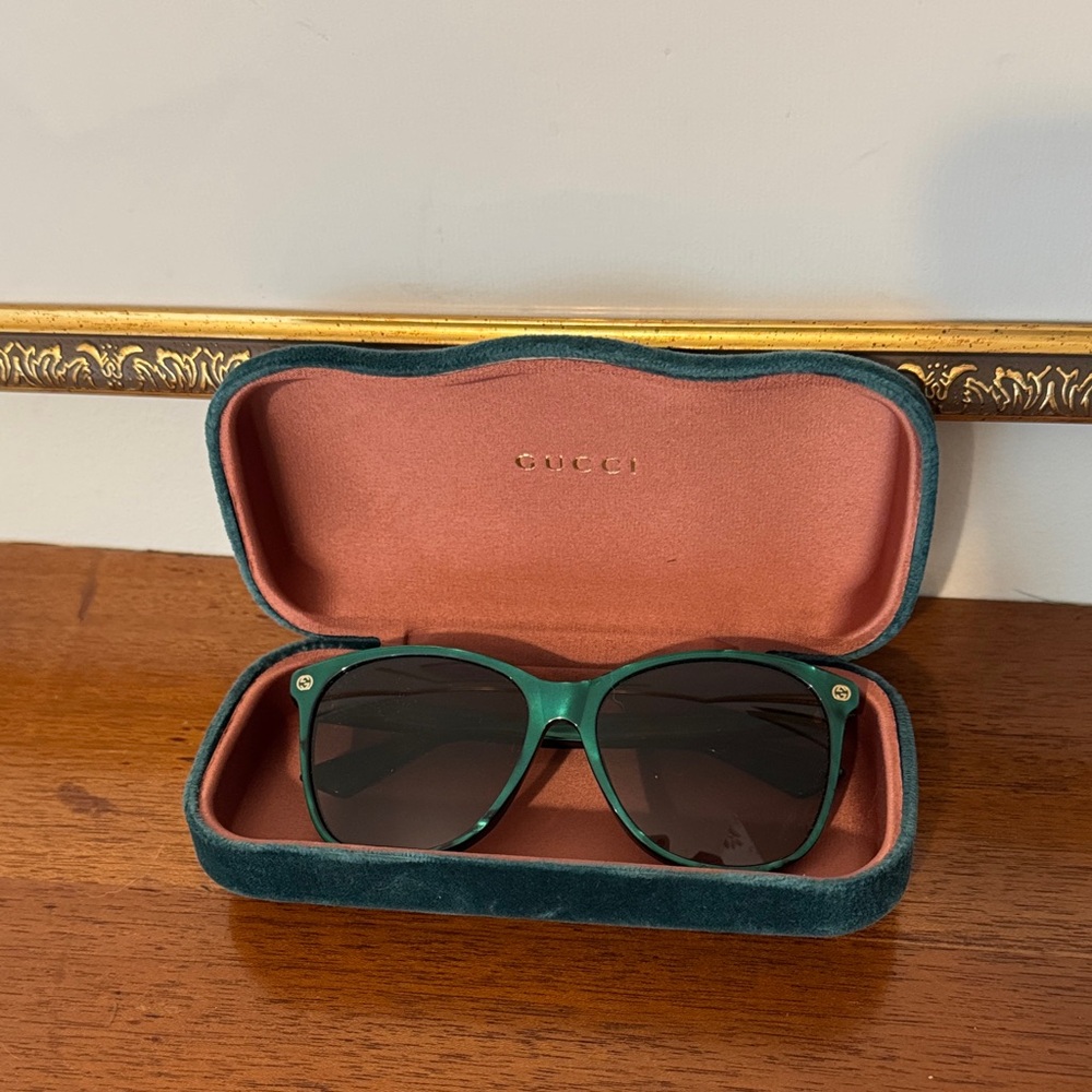 Gucci Dark Green Sunglasses with Velvet Case